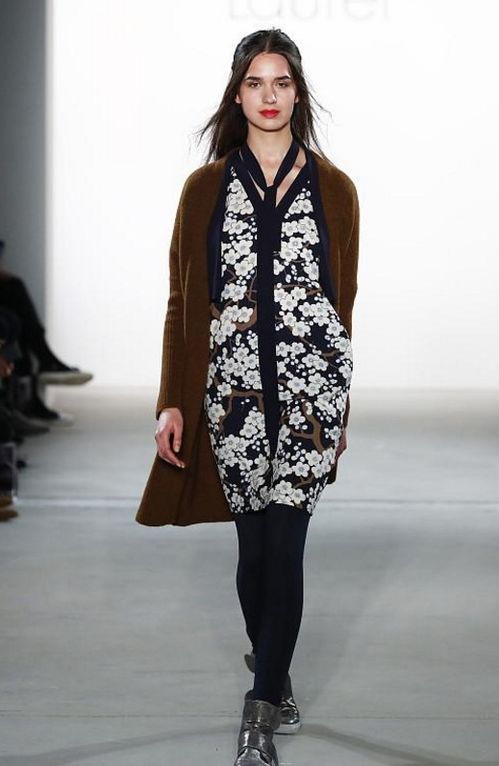 時(shí)尚女裝與鞋帽 穿搭無憂，告別早起挑衣煩惱